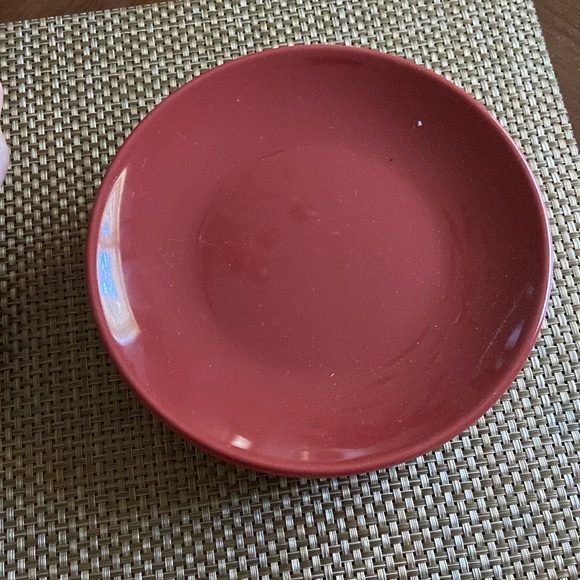 Red Stoneware Project 62 Plates (SEND ANY OFFER OVER $11‼️) - Picture 3 of 4